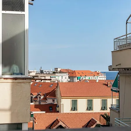 H11 Lux Ariston - Centro *